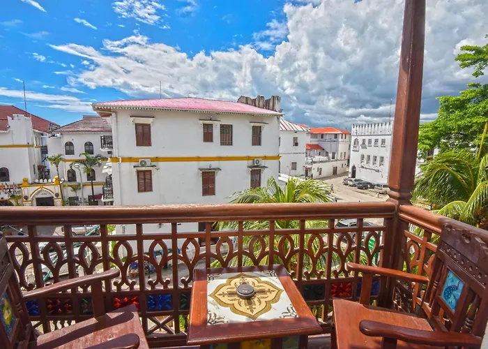 Tembo House Hotel