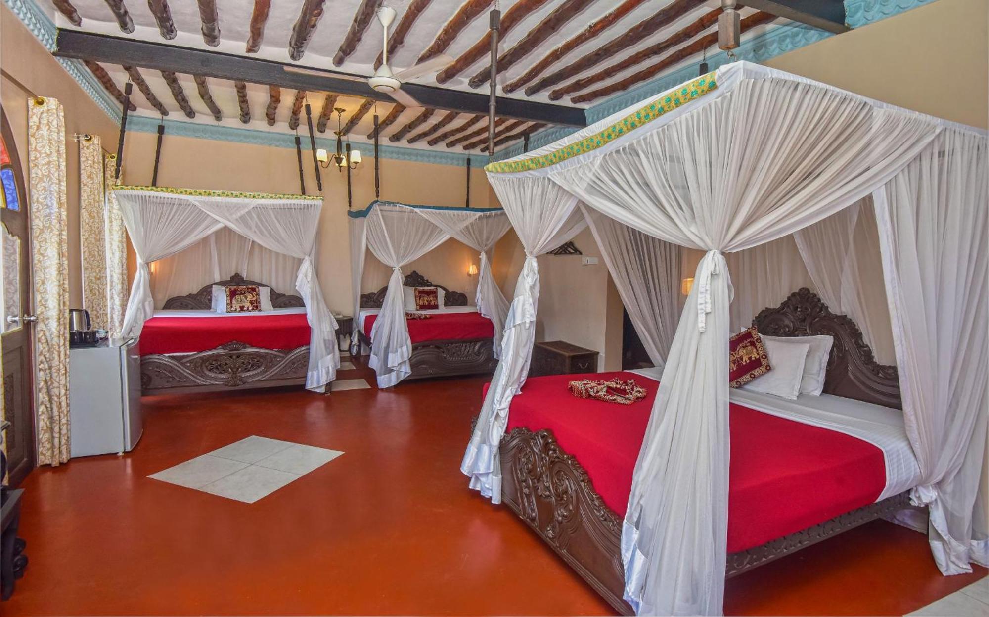 Hotel Tembo House 4*